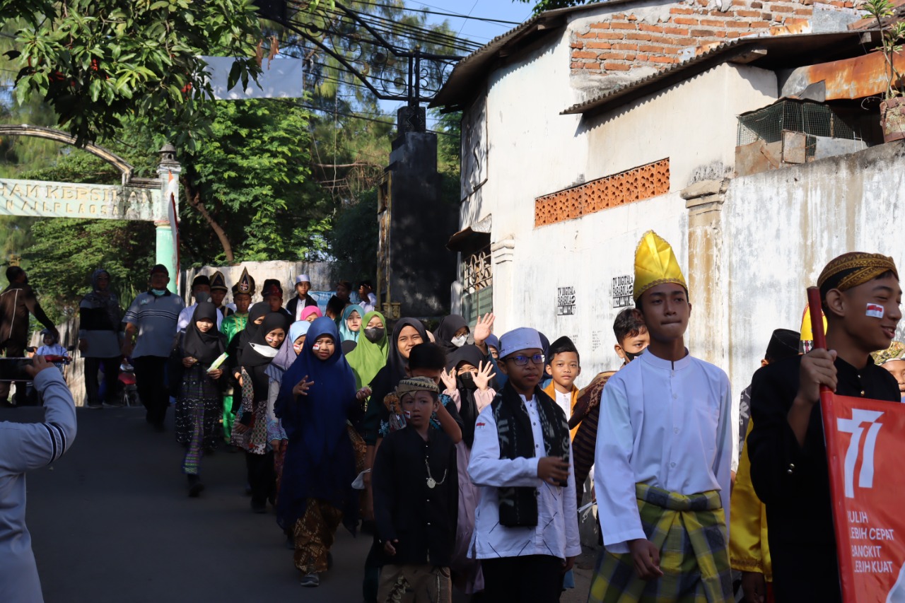 JALAN SEHAT DALAM RANGKA MEMERIAHKAN HUT KEMERDEKAAN RI KE-77