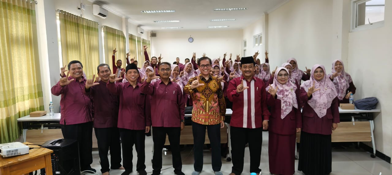 Kepala Pusdiklat Tenaga Teknis dan  keagamaan Membersamai Pendidik MTsN 1 Pasuruan dalam Sarasehan " Pendekatan Heutagogi dan Implementasinya dalam Pembelajaran"