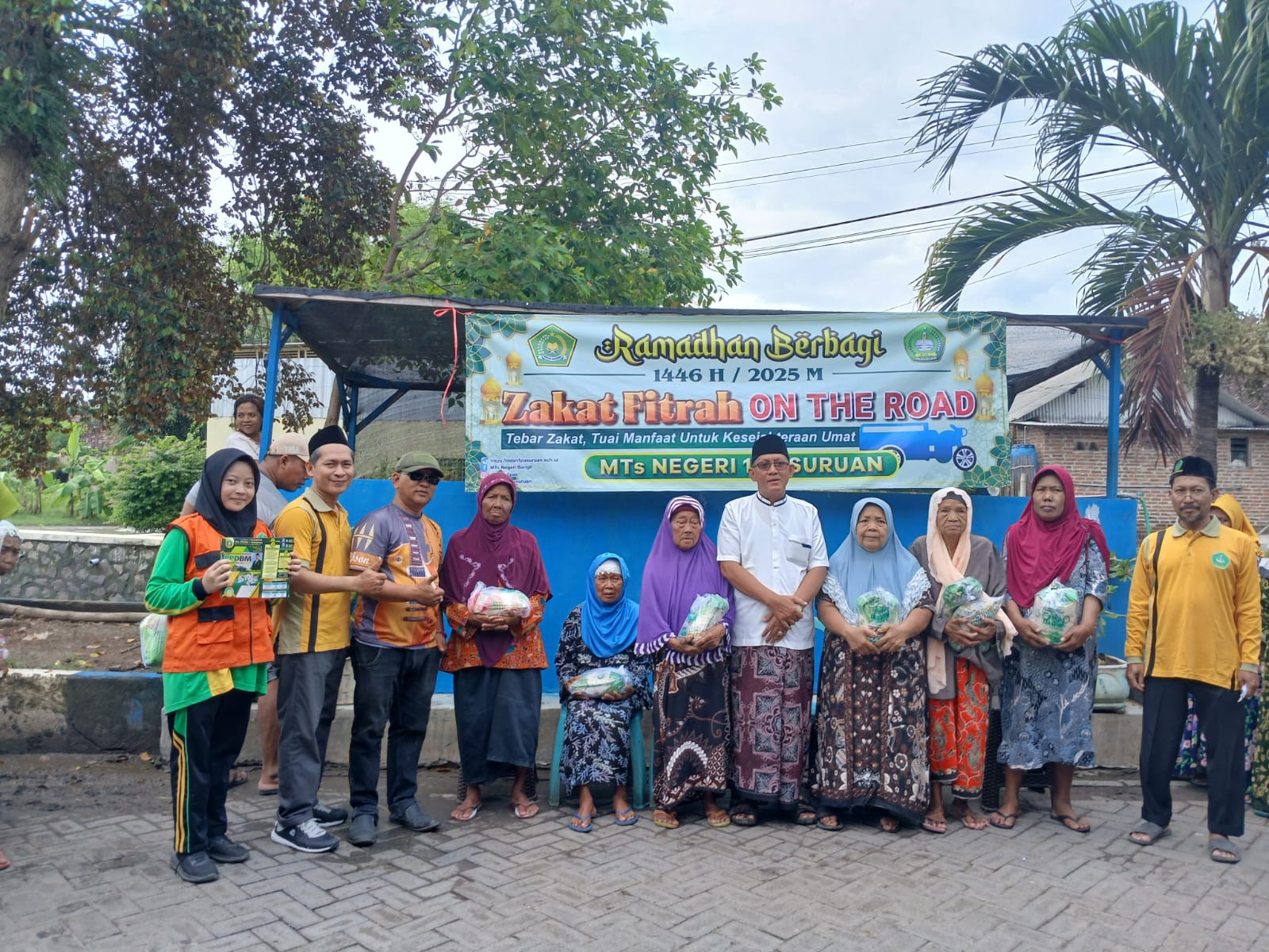Ramadhan Berbagi, MTsN 1 Pasuruan Gelar Zakat Fitrah on The Road Tebar Zakat, Tuai Manfaat Untuk Kesejahteraan Umat